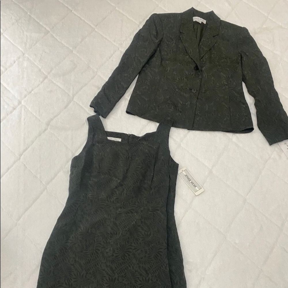Jones Wear Suit Dark Green Dress With Blazer ( Dress 10P, Blazer 12P)